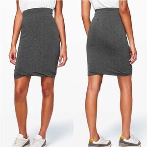 Lululemon Boulevard Bliss Skirt Size 4 Black White Active Athleisure Comfort